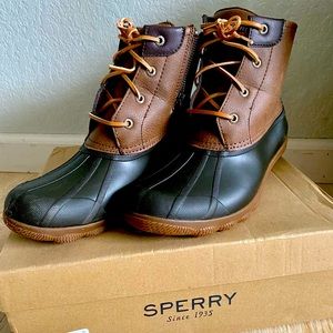Comfy waterproof Sperry Boots!